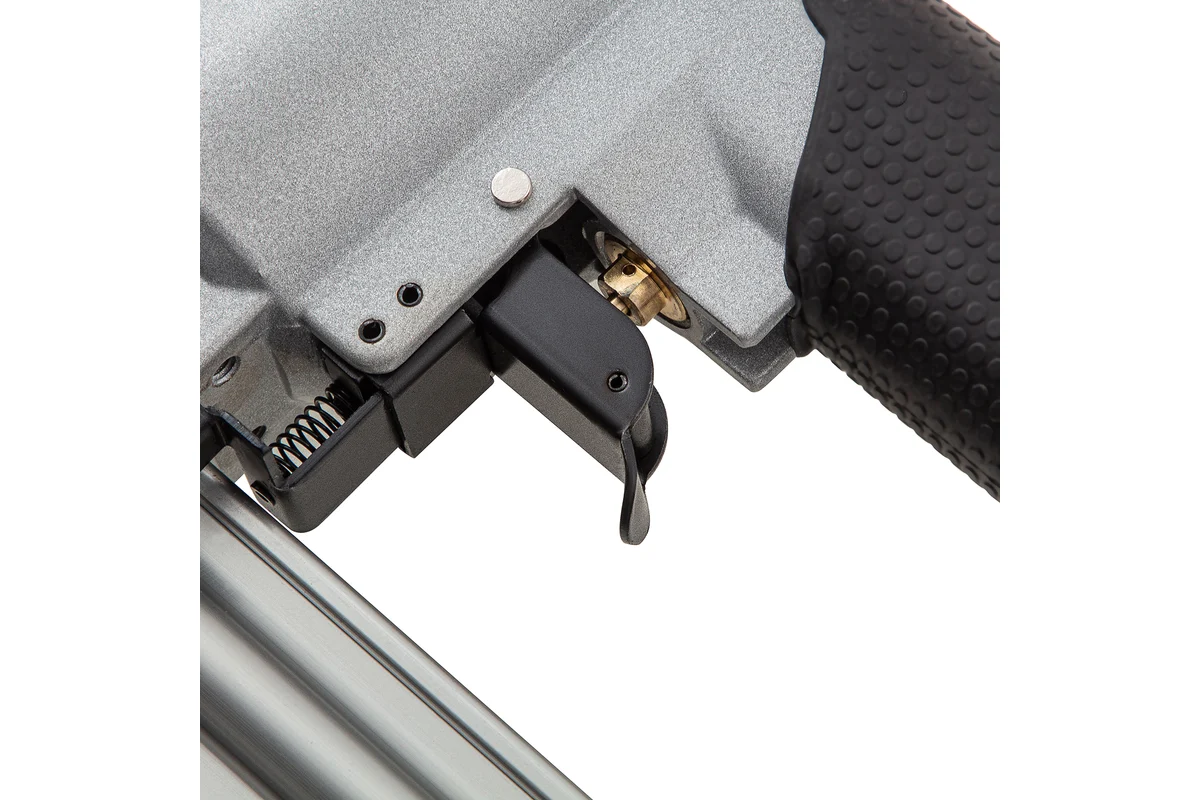 Нейлер пневматический для гвоздей от 10 до 50 мм// Matrix