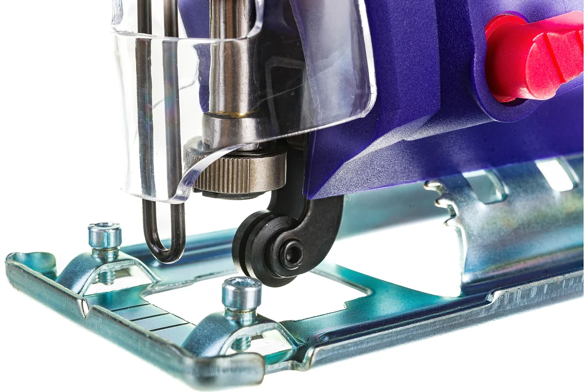 Лобзик электрический ПУЛЬСАР ЛЭ 600С (600Вт, 70мм,0-3000 об/мин, маятн. ход,1,9кг) 