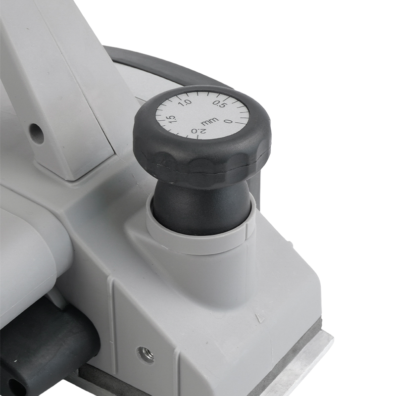 Р-82/710 ИНТЕРСКОЛ  Эл.Рубанок 710 Вт, ножи82мм, гл.строгания 0-2мм, стационарное крепление