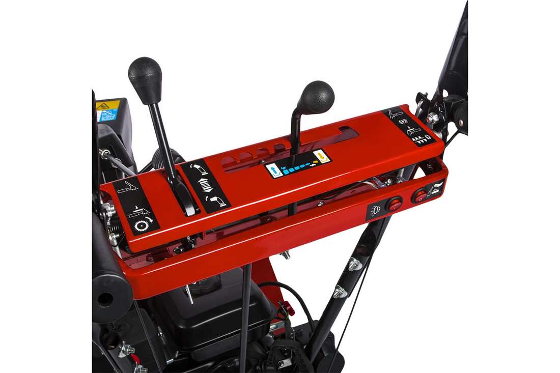 Снегоуборщик бензиновый DDE ST7066E(двиг7,0л.с. захват 26'' 5 вперёд/1 назад колёса 13" эл.старт LED