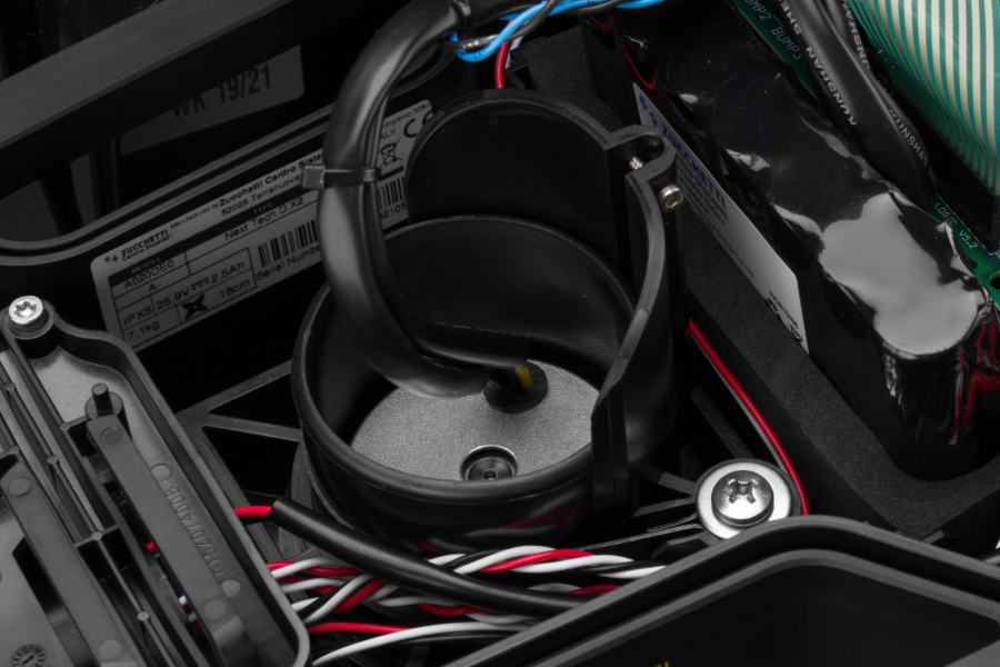 Газонокосилка робот CAIMAN Tech X2 Elite S+ (5 Aч), 1300 кв.м, 18 см, 7,3 кг	