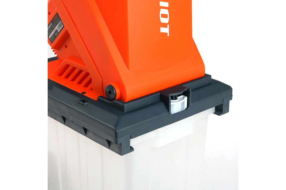 PATRIOT PT SE26 Измельчитель садовый, 2,6 кВт, 230 В, 4050 об/мин, мах. Ø измельчения - 40 мм			