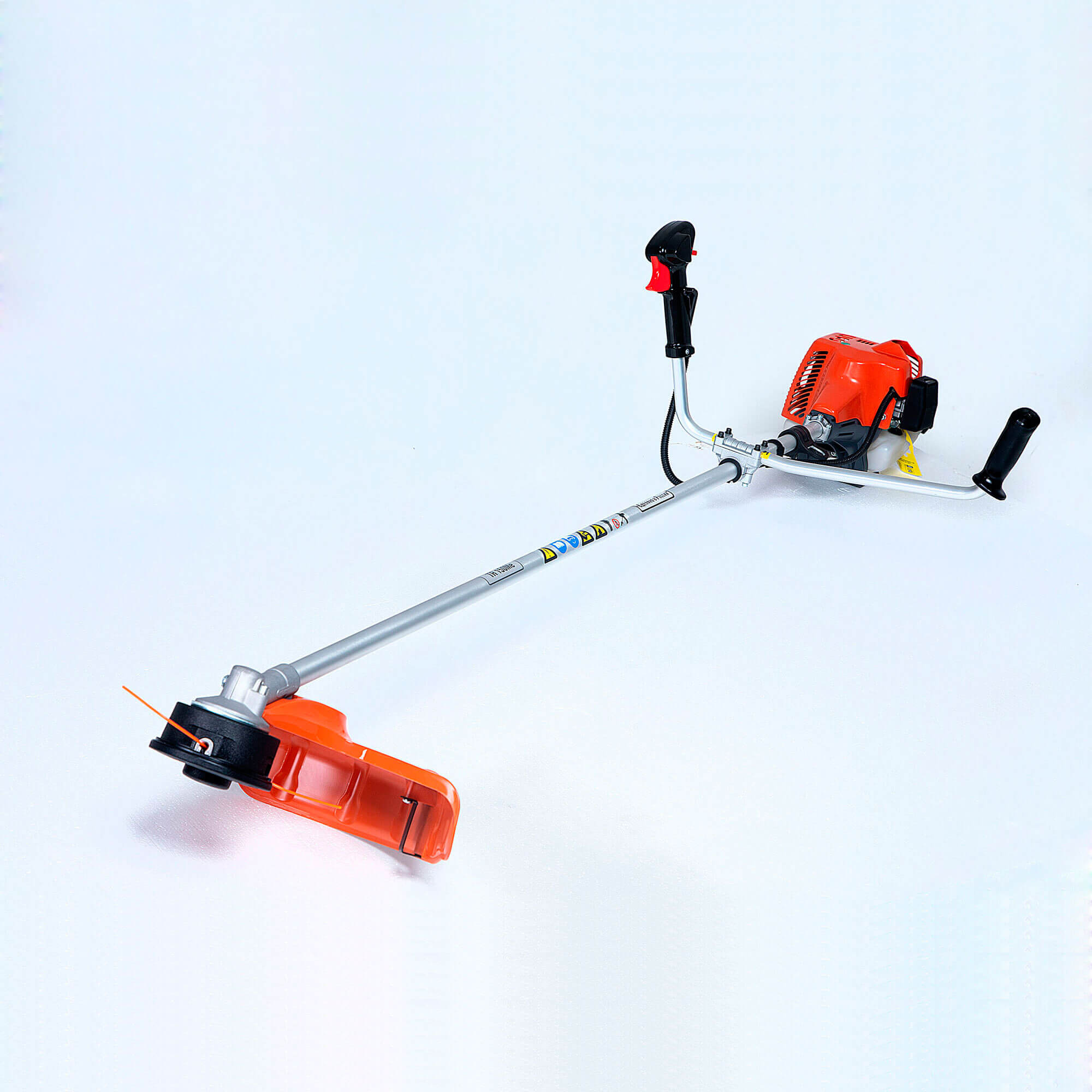 Бензотриммер UFO TR 150Me 1,05кВт, 1,4л.с., дв. 25см³, нож/леска 2,4мм, неразб.штанга, ранец