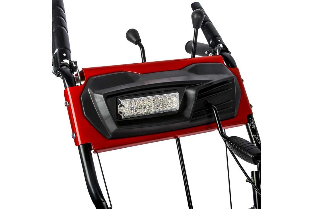 Снегоуборщик бензиновый DDE ST7066E(двиг7,0л.с. захват 26'' 5 вперёд/1 назад колёса 13" эл.старт LED