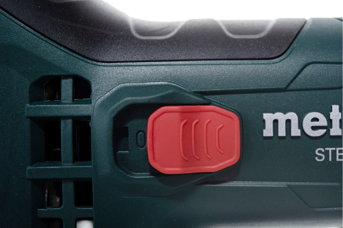 Лобзик STE 100 Quick ,710Вт,1000-3100 ход/мин, ход 22мм дер.100мм,цв.мет.25мм,быстр. зам. пилки, кор