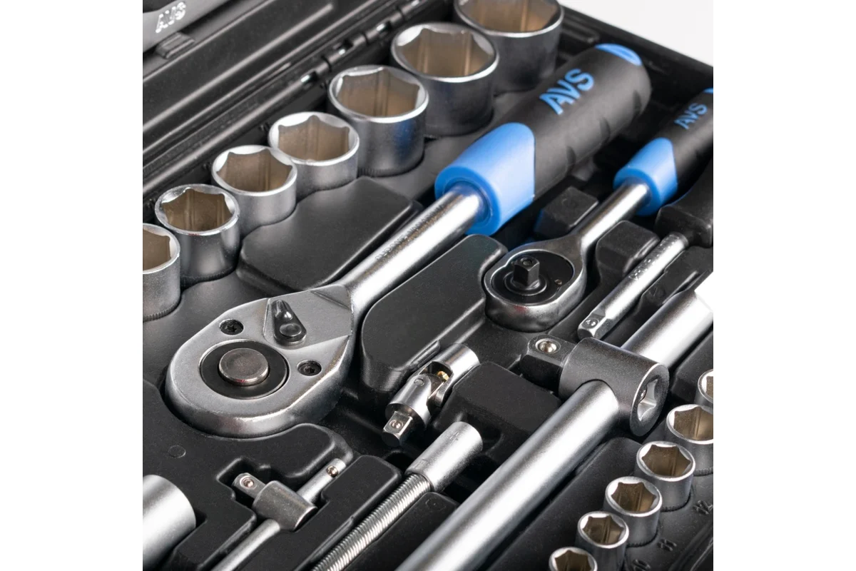 Набор инструментов 82 предмета "MASTER" AVS MTS-82