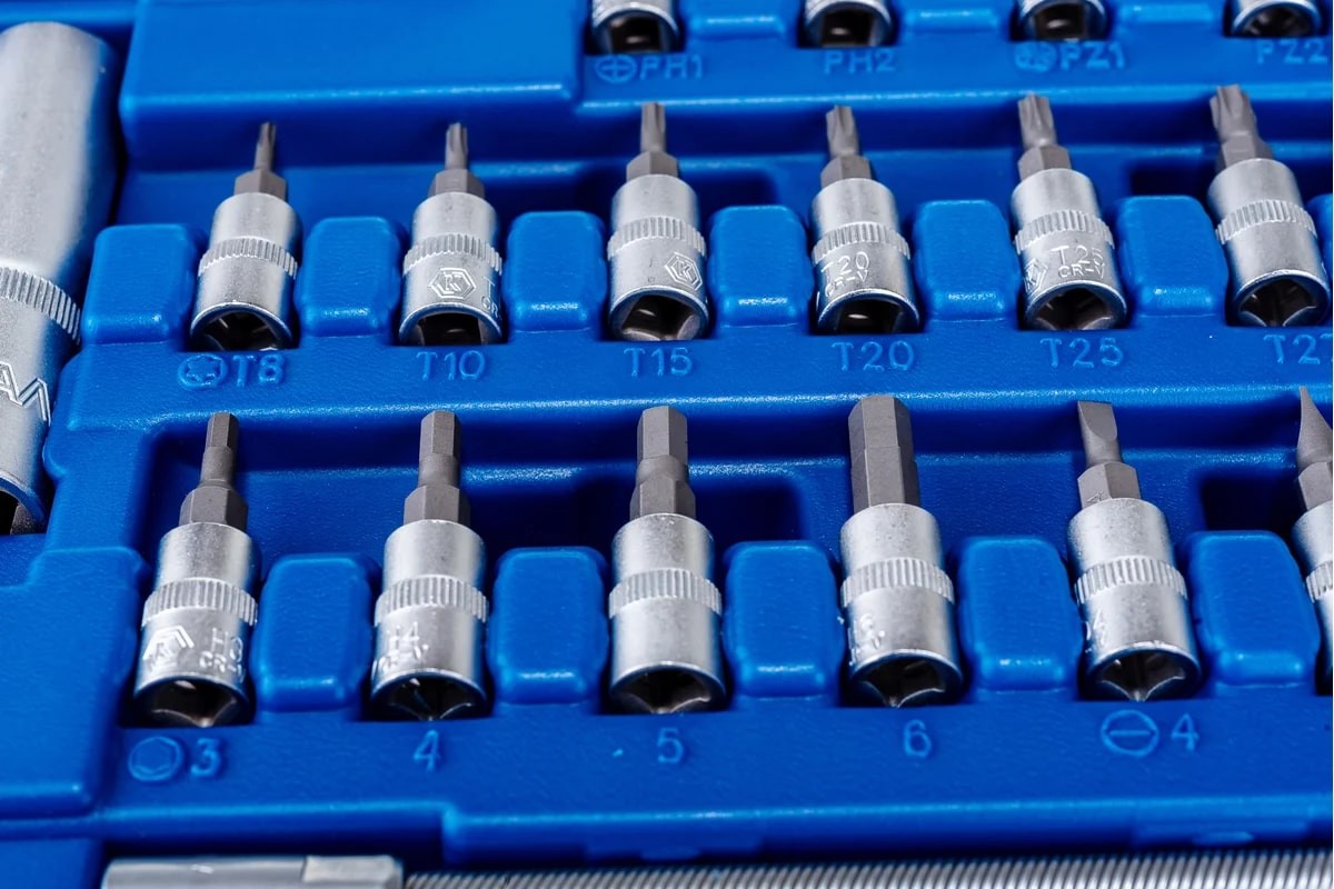 Набор инструмента универсальный КОБАЛЬТ 1/4" и 1/2" (100 предметов) кейс