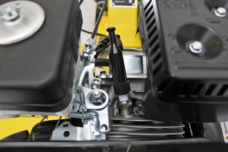 Мотоблок HUTER MK-7800PL, 7,8л.с.,4хт.дв.208см3.,бак 3,6л, ш.обр.100см