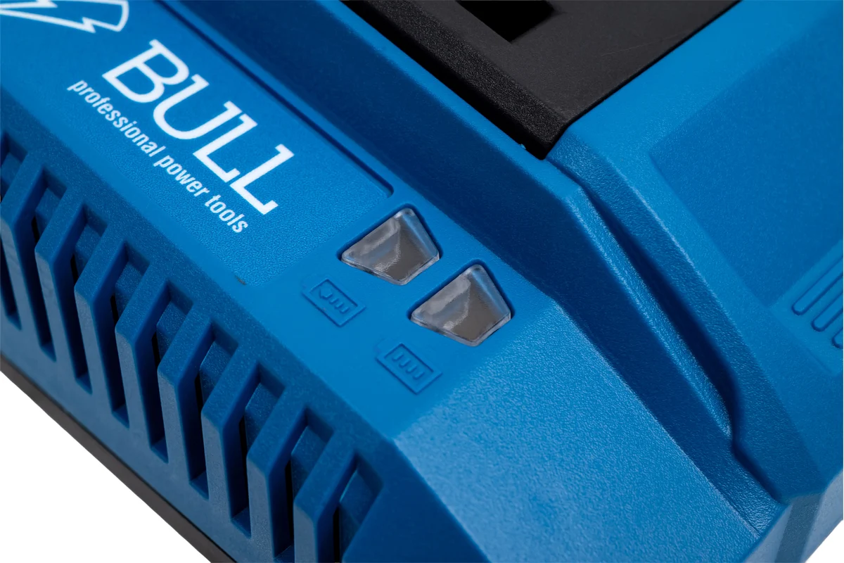 Зарядное устройство BULL LD 4004 1 слот, 4 А XLTpro