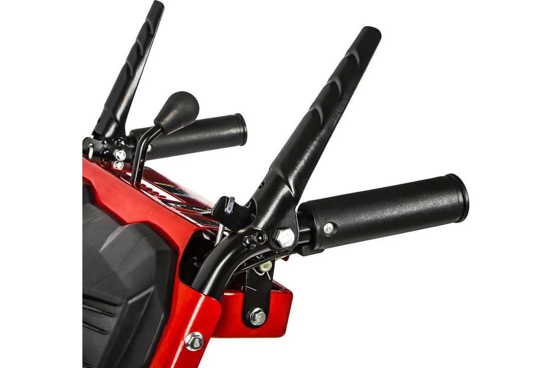 Снегоуборщик бензиновый DDE ST7066E(двиг7,0л.с. захват 26'' 5 вперёд/1 назад колёса 13" эл.старт LED