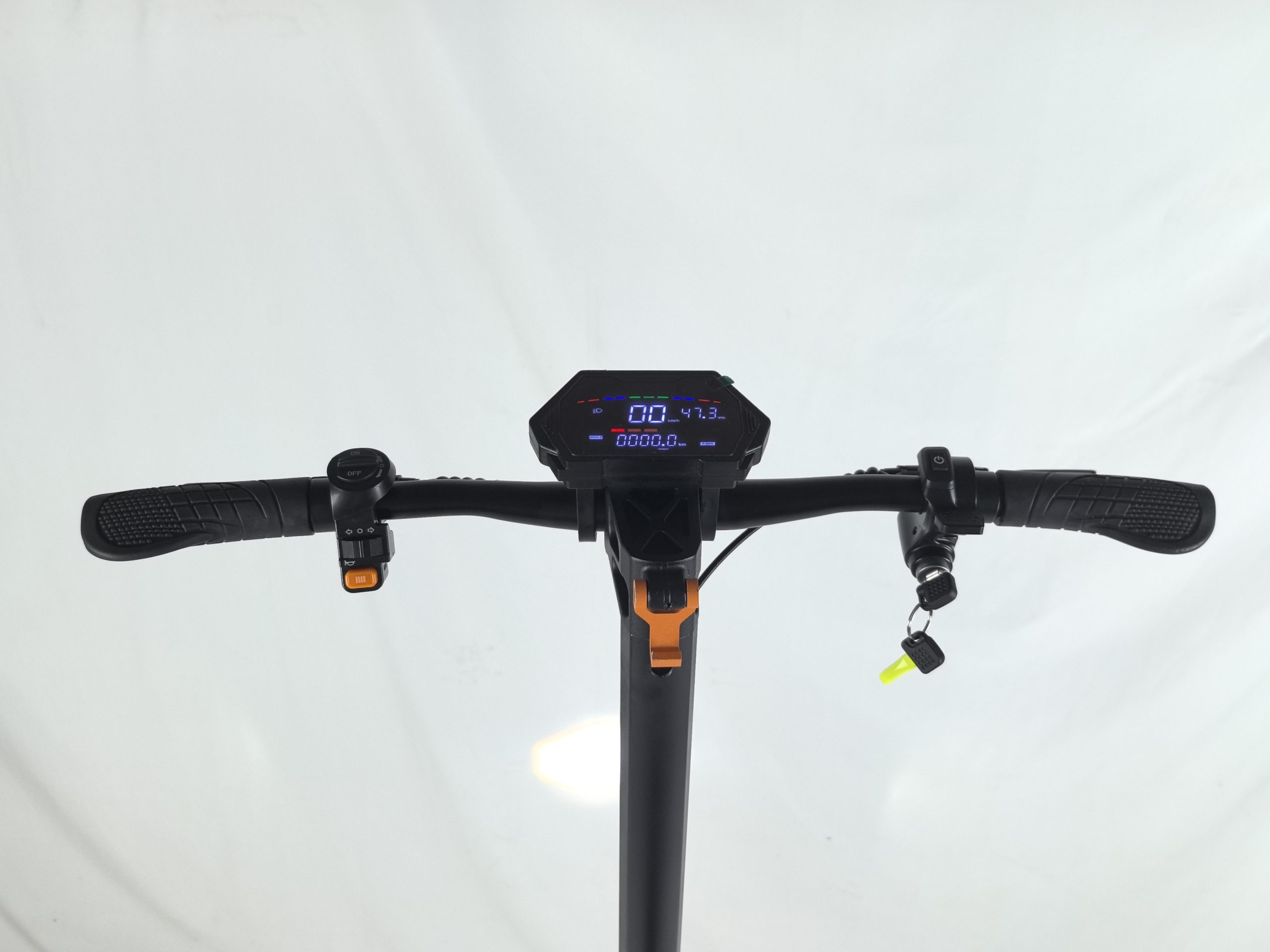 Электросамокат MOTIKO G3 Pro, акк.Li 48V 15.6Ah, дв. 48V 115/30H, max. ск. 40-45км/ч,