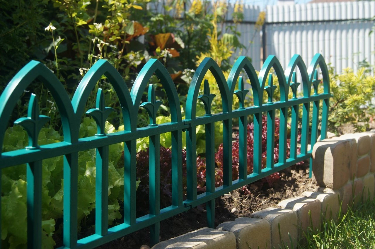 Декоративное ограждение PROTEX "Кованый цветок" цв. чёрный. 5 секц по 620 х 370 мм.