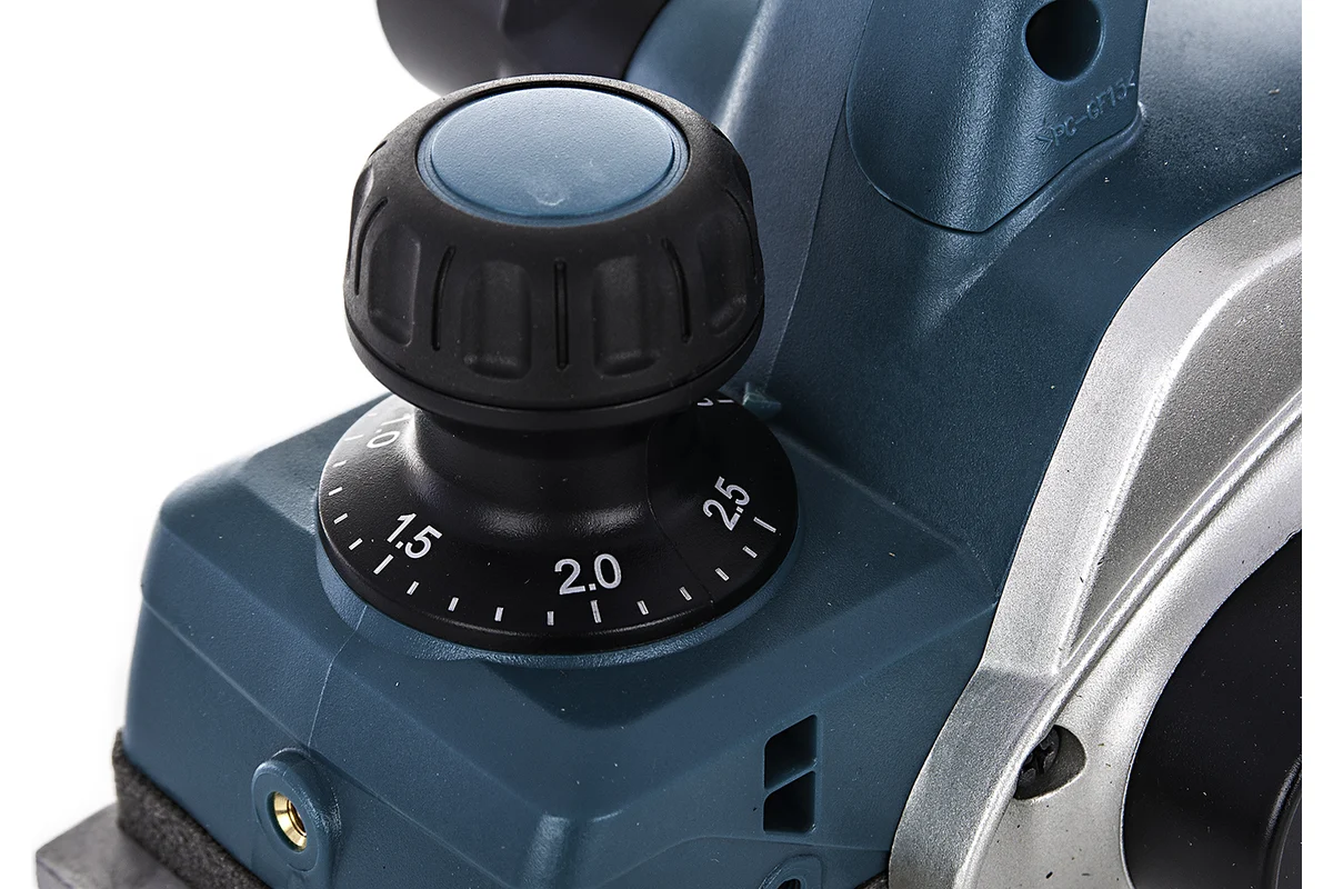 Makita Рубанок KP0800X1, 620Вт, 17000об\м, ширина-82мм,глуб-2.5мм,2.6кг,кор, набор ножей D-07945