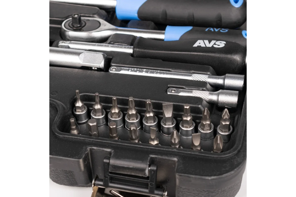 Набор инструментов 82 предмета "MASTER" AVS MTS-82