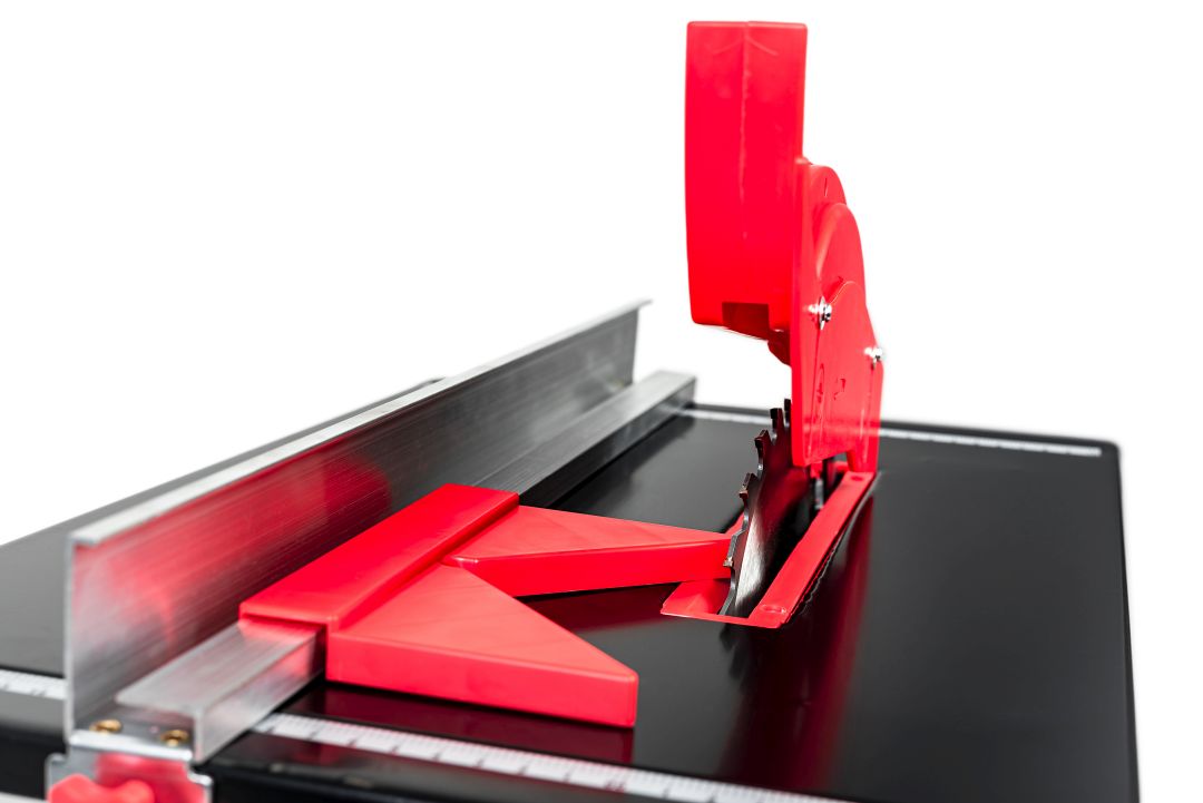 Пила стационарная электрич. P.I.T. PTS200-C МАСТЕР (850Вт, 2950об, 200мм, 500х335мм, 35/45мм, 45°)