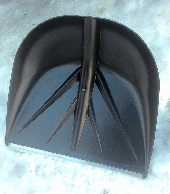 Ковш снеговой лопаты PROTEX "Санта" цв. чёрный 420 х 400 мм. D=32