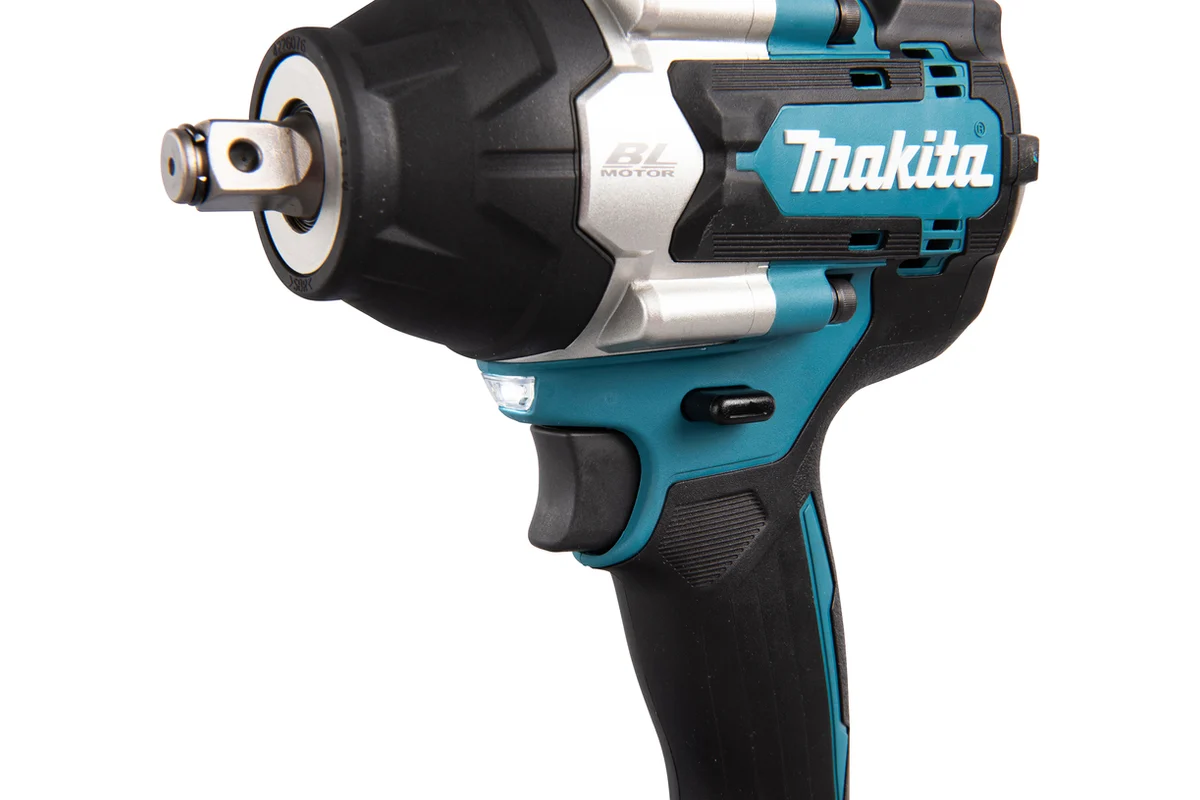 MAKITA Гайковерт аккум. ударный DTW700Z, 1/2", 700Hm, 18В, без акк. и ЗУ, кор.