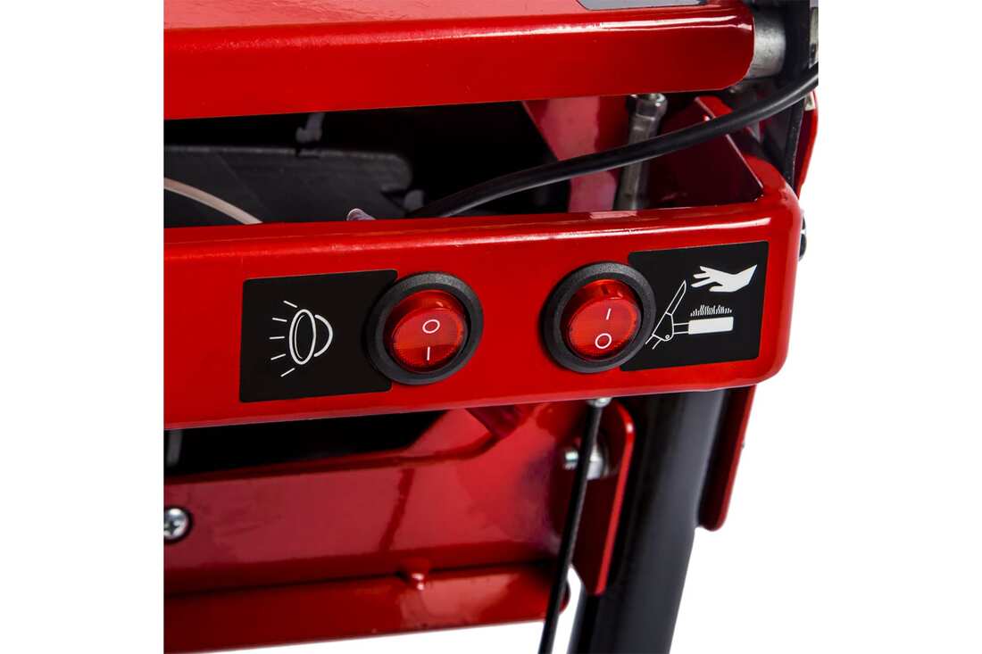 Снегоуборщик бензиновый DDE ST7066E(двиг7,0л.с. захват 26'' 5 вперёд/1 назад колёса 13" эл.старт LED