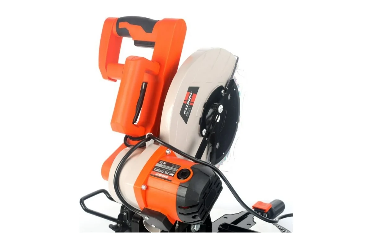Пила торцовочная PATRIOT MS 253, мощность 1600Вт, пильный диск 255 мм.
